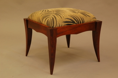 1 Saber Leg Stool Gr